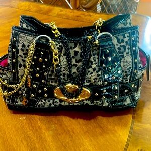 Gently used twice 14“ x 8“